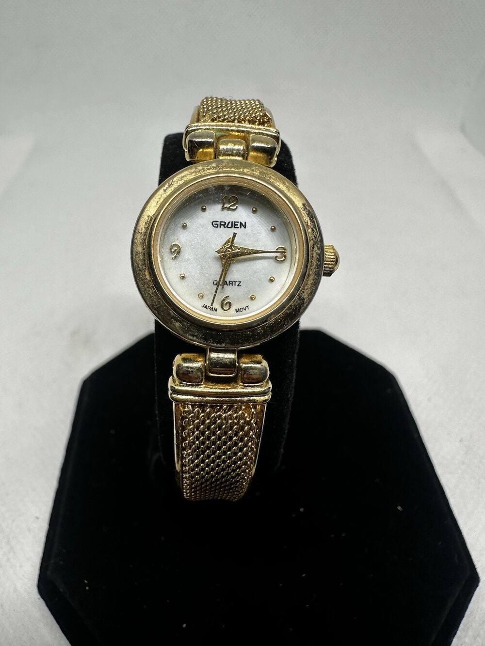 Gruen GR7991 Vintage Womens Watch Gold Tone Stainless Steel White Dial Quartz